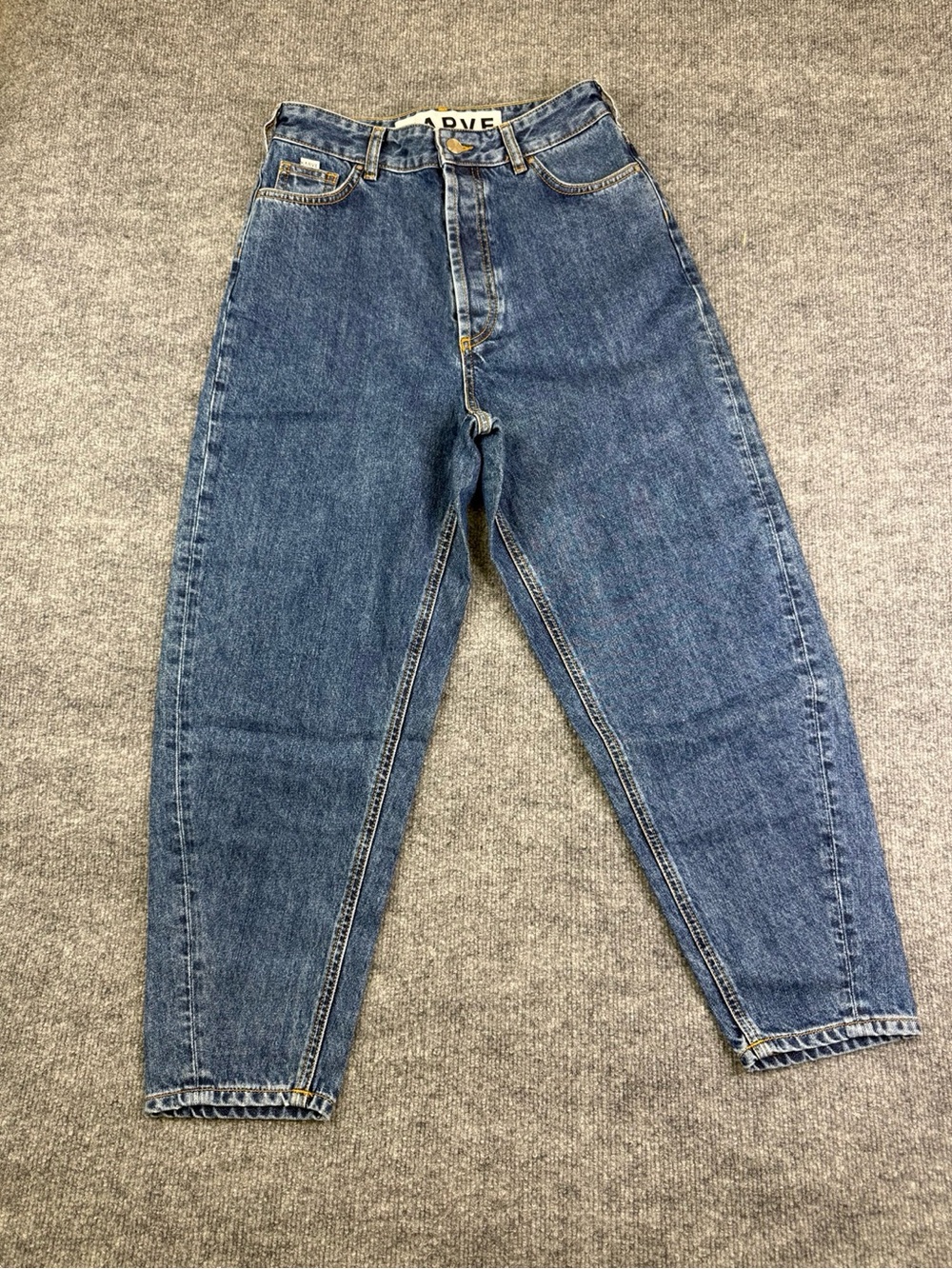 NWOT KARVE Jeans Women’s Small High Rise Button Fly Tapered Mom Jeans Dark Wash